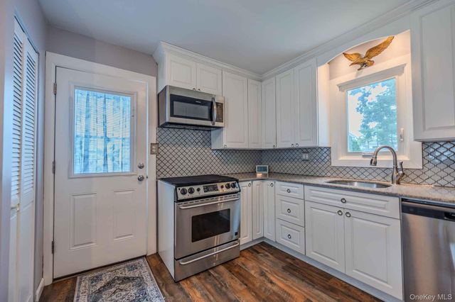 41 W 6th Street, Patchogue, NY 11772