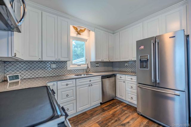 41 W 6th Street, Patchogue, NY 11772