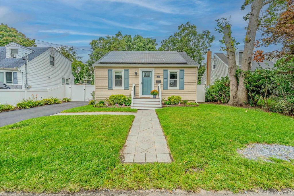 41 W 6th Street, Patchogue, NY 11772