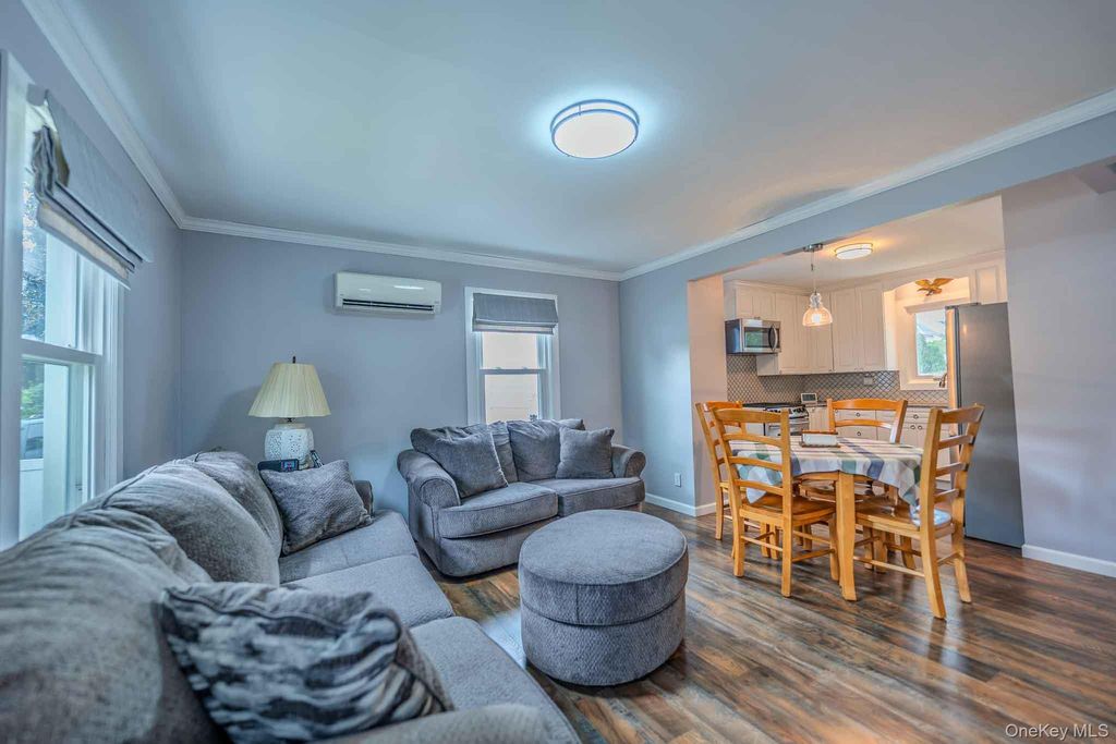41 W 6th Street, Patchogue, NY 11772 — photo 4