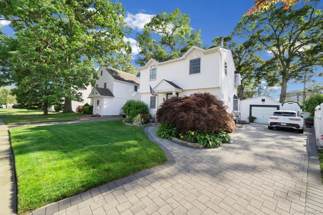 164 Gordon Road, Valley Stream, NY 11581