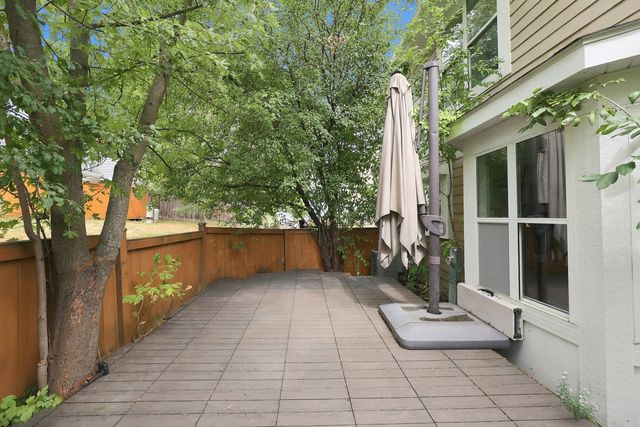 20 Sarahs Grove Lane, Schaumburg, IL 60193