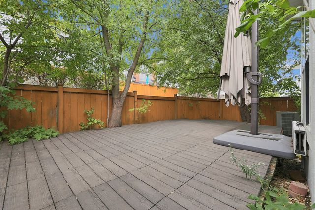 20 Sarahs Grove Lane, Schaumburg, IL 60193