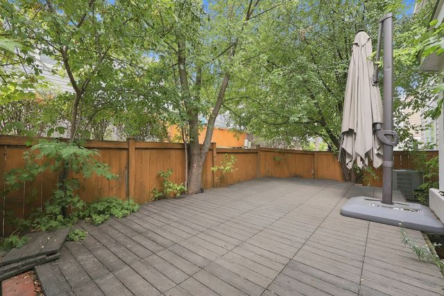 20 Sarahs Grove Lane, Schaumburg, IL 60193