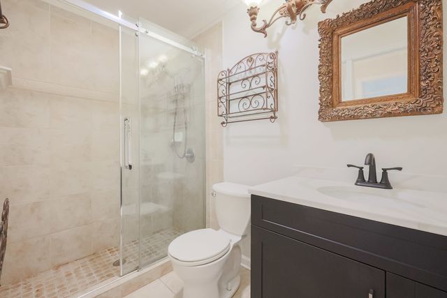 20 Sarahs Grove Lane, Schaumburg, IL 60193