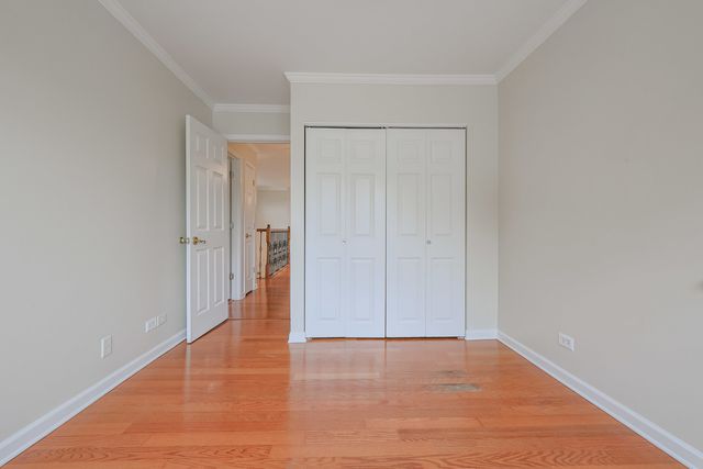 20 Sarahs Grove Lane, Schaumburg, IL 60193
