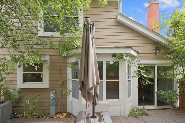 20 Sarahs Grove Lane, Schaumburg, IL 60193