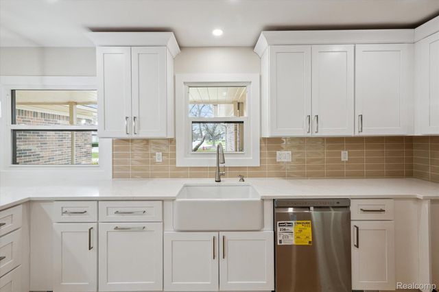 17018 WHITE HAVEN Drive, Northville Twp, MI 48168