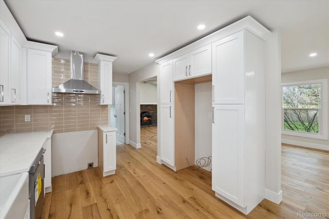 17018 WHITE HAVEN Drive, Northville Twp, MI 48168