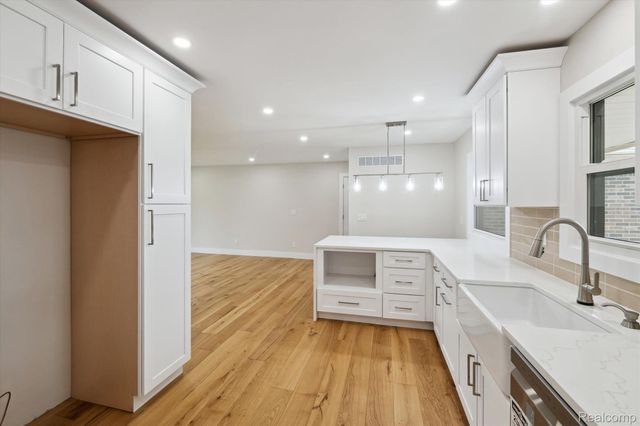 17018 WHITE HAVEN Drive, Northville Twp, MI 48168