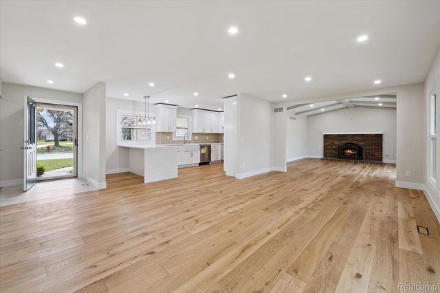 17018 WHITE HAVEN Drive, Northville Twp, MI 48168