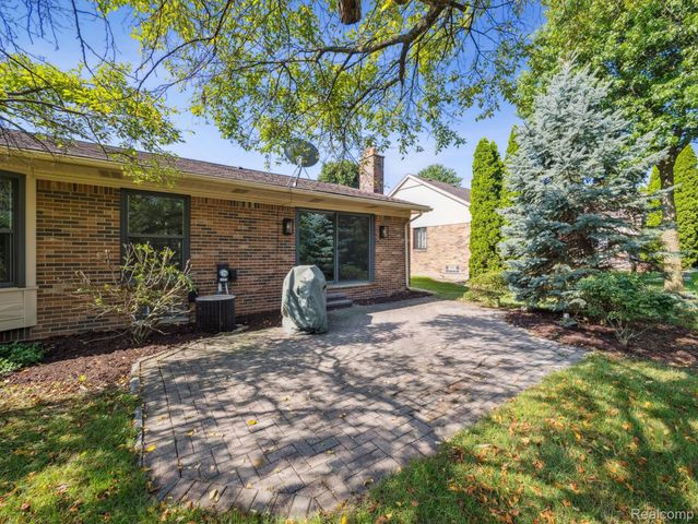 17018 WHITE HAVEN Drive, Northville Twp, MI 48168