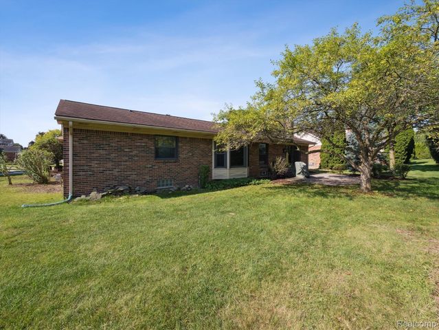 17018 WHITE HAVEN Drive, Northville Twp, MI 48168