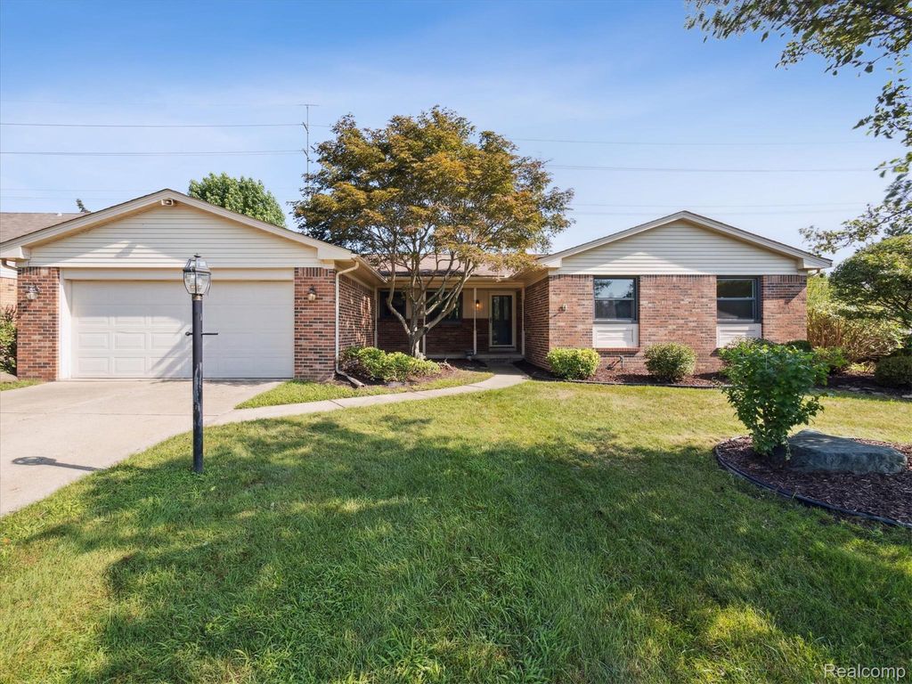 17018 WHITE HAVEN Drive, Northville Twp, MI 48168