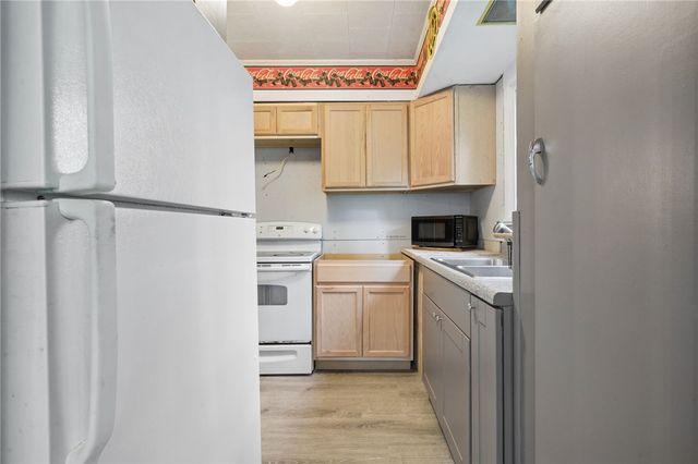339 Good St, Jeannette, PA 15644