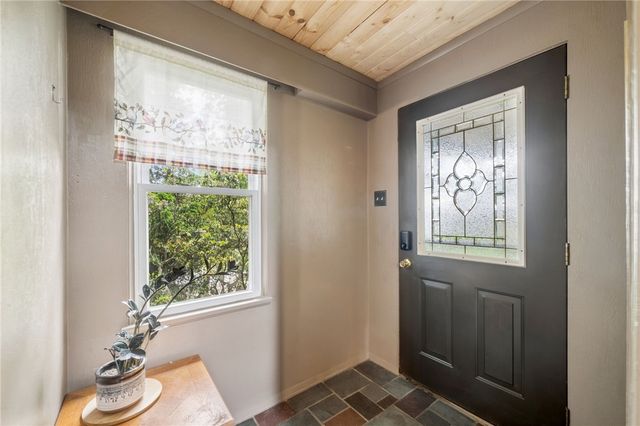 339 Good St, Jeannette, PA 15644