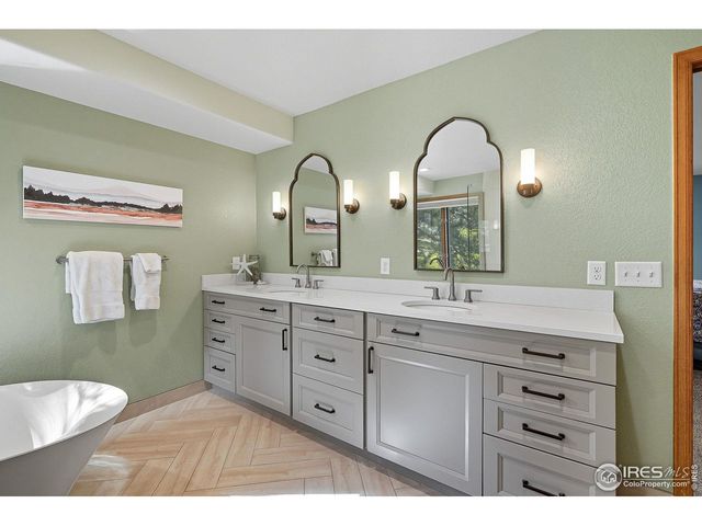 234 Deer Ln, Lyons, CO 80540