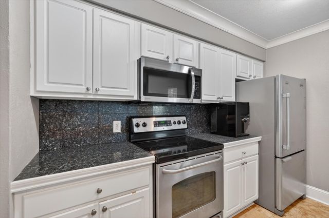 5932 Sandhurst Lane 114, Dallas, TX 75206