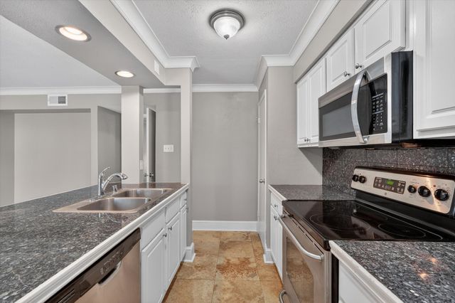 5932 Sandhurst Lane 114, Dallas, TX 75206