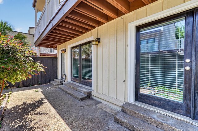 5932 Sandhurst Lane 114, Dallas, TX 75206
