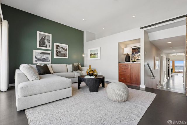 2123 Funston Avenue, San Francisco, CA 94116