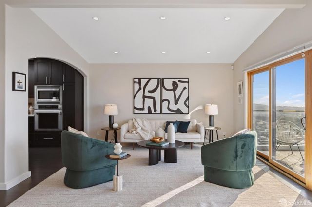 2123 Funston Avenue, San Francisco, CA 94116