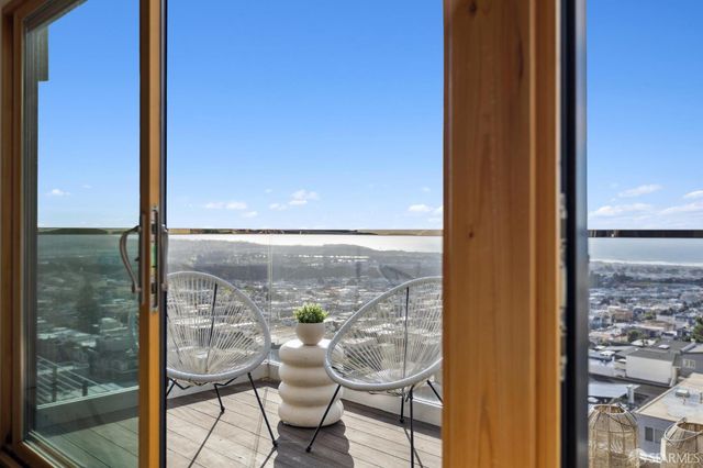 2123 Funston Avenue, San Francisco, CA 94116