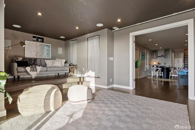 2123 Funston Avenue, San Francisco, CA 94116