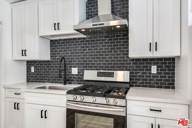 8906 S Harvard Boulevard, Los Angeles, CA 90047