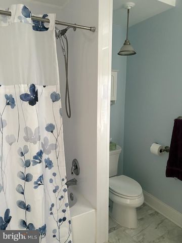 405 HILLCREST AVE, Wilmington, DE 19809