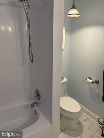 405 HILLCREST AVE, Wilmington, DE 19809