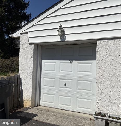 405 HILLCREST AVE, Wilmington, DE 19809