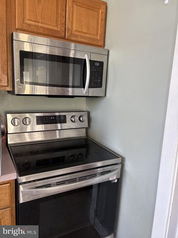 405 HILLCREST AVE, Wilmington, DE 19809