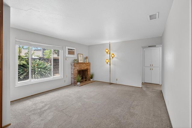 153 Globe Ave, Sacramento, CA 95815