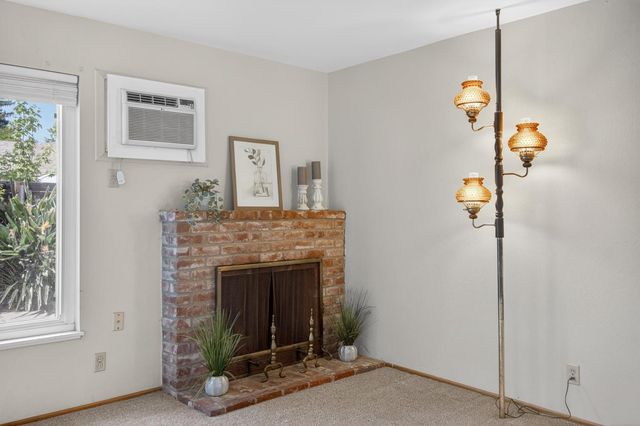 153 Globe Ave, Sacramento, CA 95815