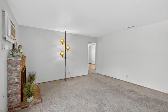 153 Globe Ave, Sacramento, CA 95815