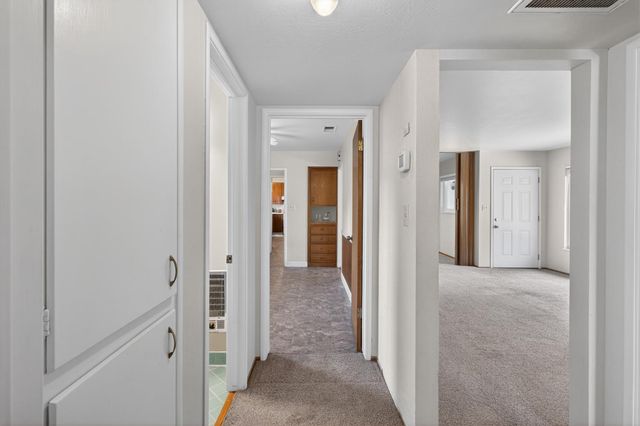 153 Globe Ave, Sacramento, CA 95815