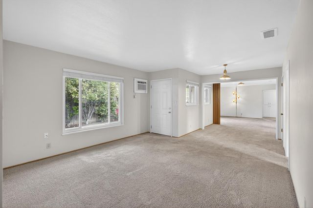 153 Globe Ave, Sacramento, CA 95815