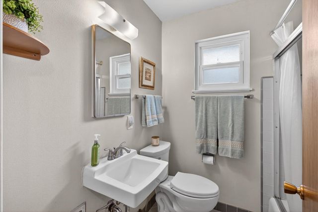 153 Globe Ave, Sacramento, CA 95815