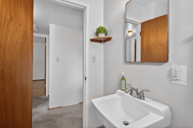 153 Globe Ave, Sacramento, CA 95815