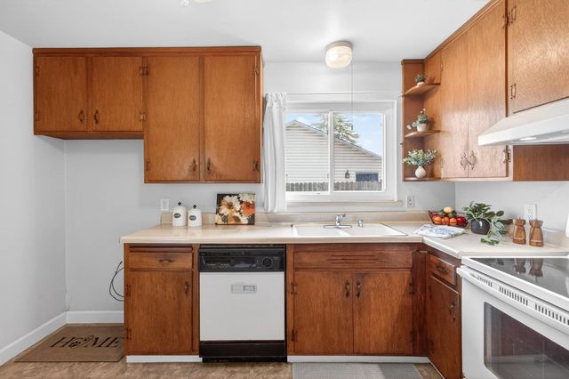 153 Globe Ave, Sacramento, CA 95815