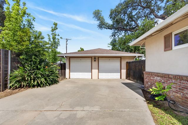 153 Globe Ave, Sacramento, CA 95815