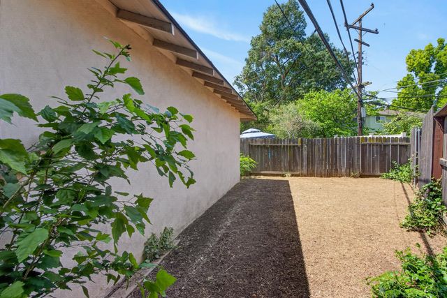 153 Globe Ave, Sacramento, CA 95815