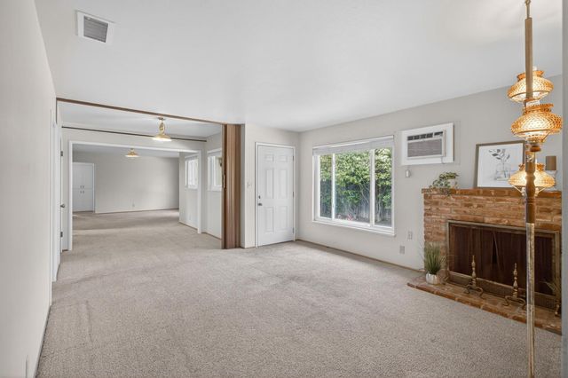 153 Globe Ave, Sacramento, CA 95815