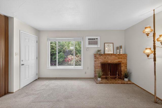 153 Globe Ave, Sacramento, CA 95815