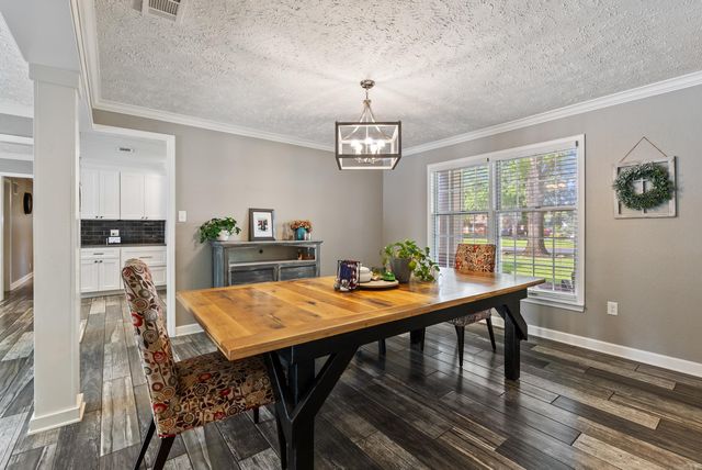 7 River Oaks Boulevard, Searcy, AR 72143