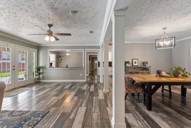 7 River Oaks Boulevard, Searcy, AR 72143