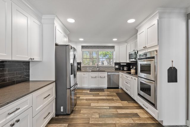 7 River Oaks Boulevard, Searcy, AR 72143