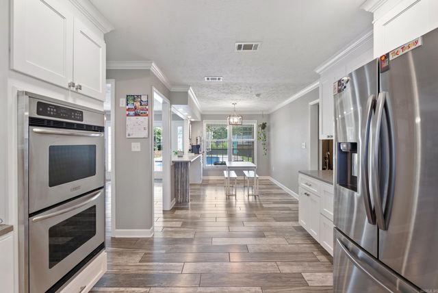 7 River Oaks Boulevard, Searcy, AR 72143