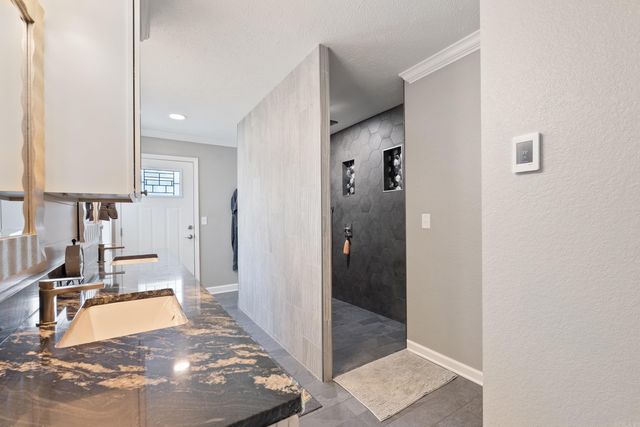 7 River Oaks Boulevard, Searcy, AR 72143